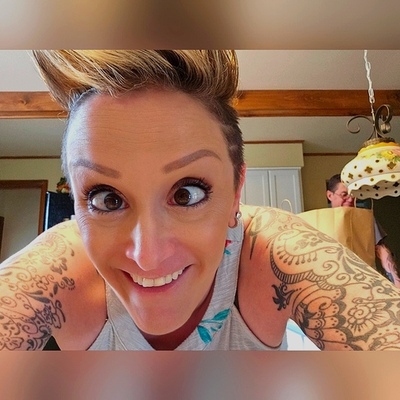 Hey YOU, I'm Jennifer! :) - Picture 2 of 7